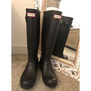Hunter Wellies-Size 8 Black